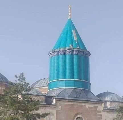 Mevlana Müzesi’nin Kubbe-i Hadra’sı, bilinen adıyla Yeşil Kubbesi sosyal medyada tepki topladı.