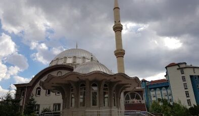 Gökhan Tozoğlun’dan, Cami İmamına tepki, derhal gereken yapılmalıdır.