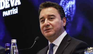 Babacan: ”Ülke batıyor, iktidar tabela değiştirmekle meşgul’’