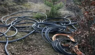 Konya da Bakır kablo çalan hırsızlar 200km kovalamacanın ardından yakayı ele verdi.