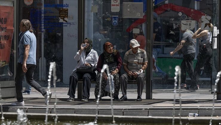 Meteoroloji Genel Müdürlüğü sıcakların bir süre daha normalin üstünde seyredeceğini açıkladı.