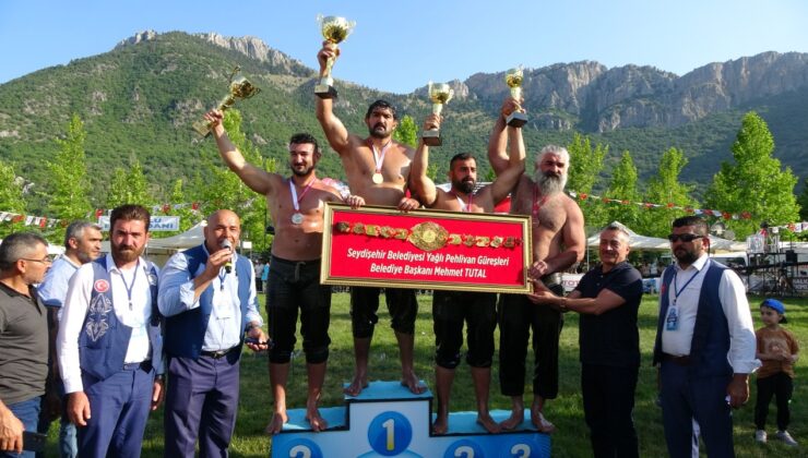 Konya’da Seydişehir Belediyesi tarafından düzenlenen “Yağlı Pehlivan Güreşleri”nin başpehlivanı İsmail Koç oldu.