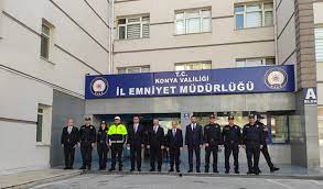 Konya Emniyet Müdürlüğüne bağlı polis ekipleri şehrin dört bir yanında uygulamalarını sürdürüyor