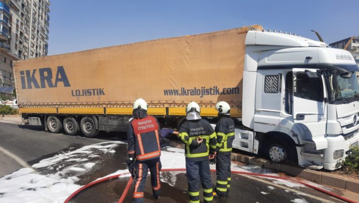 “Dur” ihtarına uymayınca lastiklerine ateş edilerek durdurulan tırda  11 kilo esrar çıktı