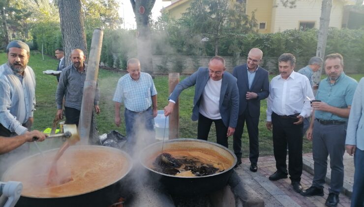 Meram Belediyesi tarafından düzenlenen geleneksel bağ bozumu gerçekleşti