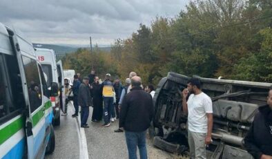 Tekirdağ’ın Şarköy ilçesinde yolcu minibüsünün devrildiği kazada 16 kişi yaralandı