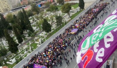 Mecidiyeköy’de toplanan kadınlar, erkek şiddetine ve kadın cinayetlerine karşı tek yürek oldu