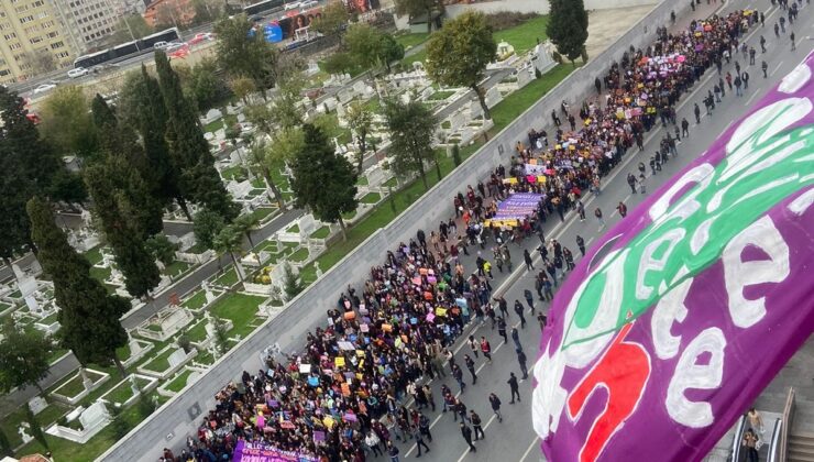 Mecidiyeköy’de toplanan kadınlar, erkek şiddetine ve kadın cinayetlerine karşı tek yürek oldu