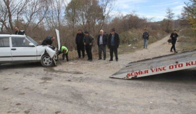 Konya’da otomobille çarpışan başka bir otomobilin dere yatağına düşmesi sonucu meydana gelen trafik kazasında 7 kişi yaralandı