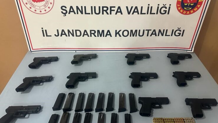 Şanlıurfa’da jandarma tarafından durdurulan araçta 11 ruhsatsız tabanca ele geçirildi