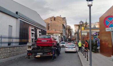 Konya Trafik Denetleme Şube Müdürlüğü ekipleri, gelen ihbarları değerlendirdi araçları tek tek çekti!