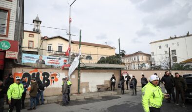 İstanbul Sarıyer’deki Santa Maria Kilisesi’ne pazar ayini sırasında silahlı saldırı yapıldı