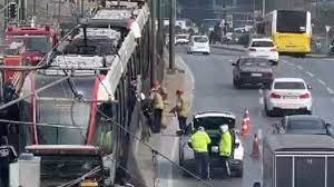 Topkapı tramvay yolunda kaza