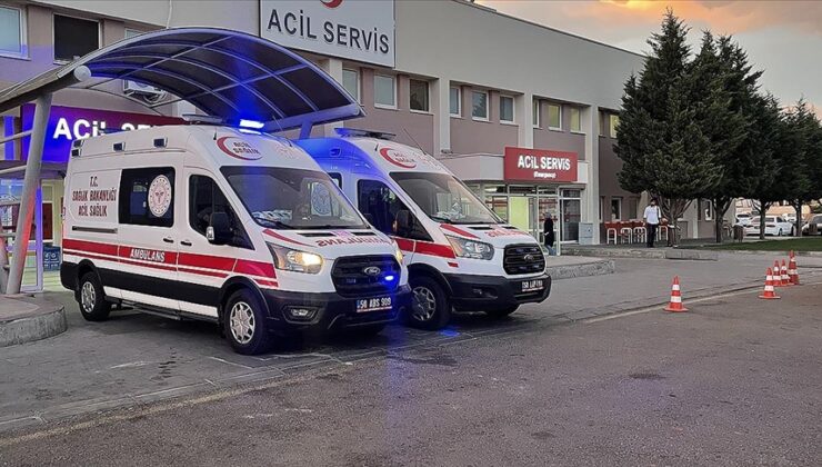 Kayseri iki otomobil çarpıştı: 3 ölü 4 yaralı