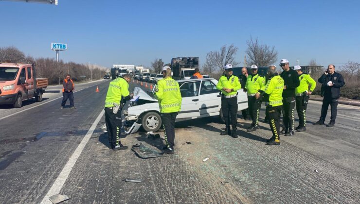 Konya-Ankara Karayolunda meydana gelen feci kazada 2 kişi hayatını kaybetti