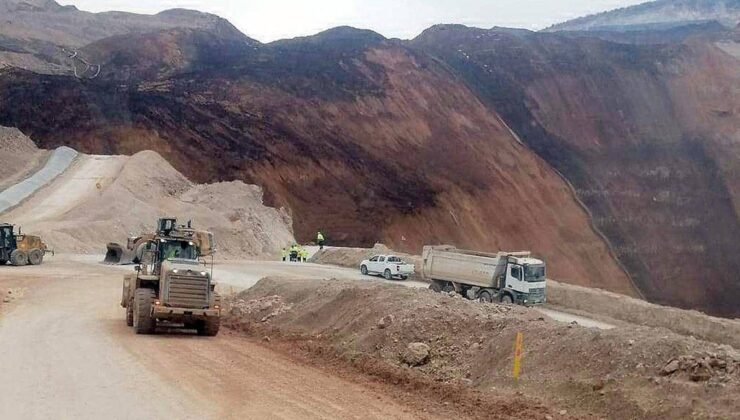 Altın madeni faciasında toprak kütlesi tahliyesine başlandı