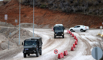 Erzincan maden ocağında toprak altında kalan işçileri arama çalışmaları devam ediyor