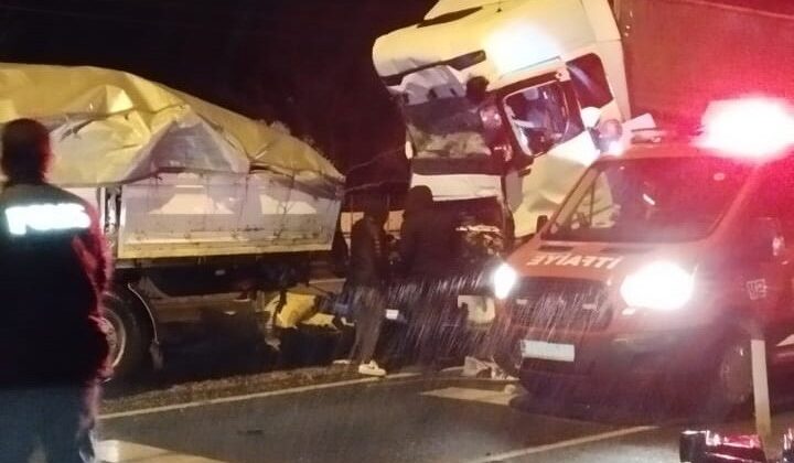 Konya’nın Akşehir ilçesinde 4 tırın karıştığı zincirleme kaza meydana geldi