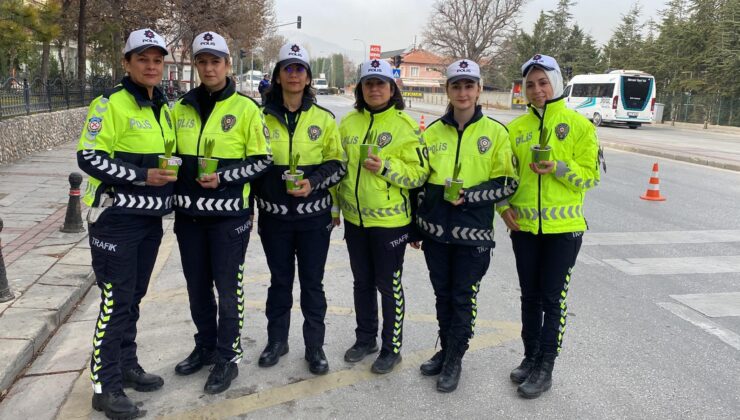 Konya’daki kadın sürücülere Kadınlar Günü jesti