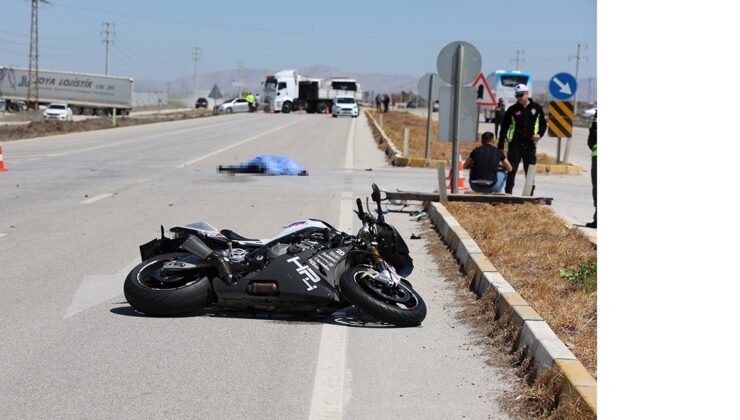 Konya’da motosiklet tıra çarptı, sürücüsü hayatını kaybetti