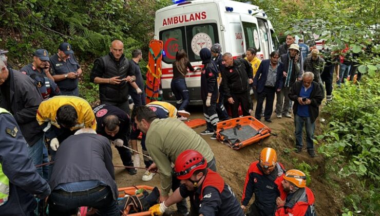 Rize’de otomobil uçurumdan yuvarlandı