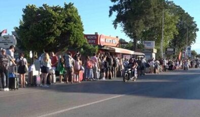 Yunan Adalarına gitmek isteyen Türk vatandaşlar, hudut kapısında yoğunluk oluşturdu