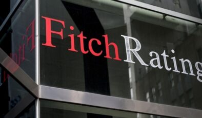 Fitch, Türkiye’nin kredi notunu 1 puan yükselti.