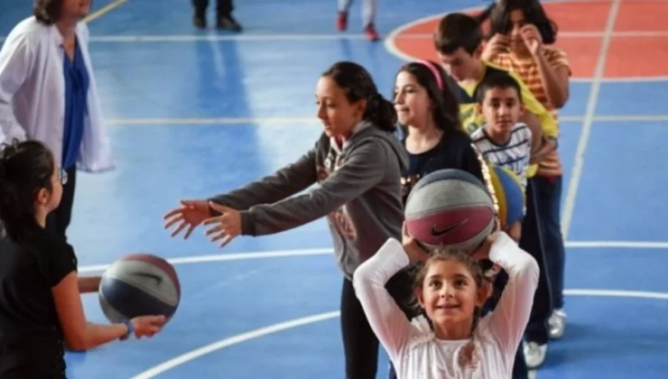 Öğrencilerin spora yönlendirilmesi için spor ortaokulları açılıyor.