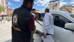 Konyada Tartıştığı kişiyi kafasından vuran cani yakalanarak tutuklandı.