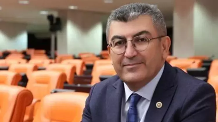Vekil Değil Sanki Yolcu: Hasan Ekici Gelecek’ten Ayrıldı, AK Parti’ye Gidiyor!