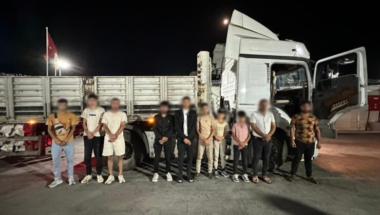 Konya’da TIR Operasyonu: 9 Kaçak Göçmen ve 1,5 Milyon TL’lik Elektronik Sigara Yakalandı.