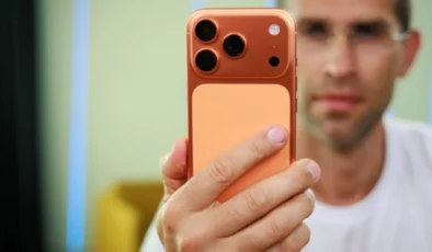 iPhone 17 Pro Kozmik Turuncu’da Renk Değişimi: Kullanıcıları Neler Bekliyor?