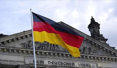 SAVAŞ UZAK DEĞİL! BERLİN’DEN TARİHİ UYARI: 10 GÜNLÜK ERZAK HAZIRLAYIN!