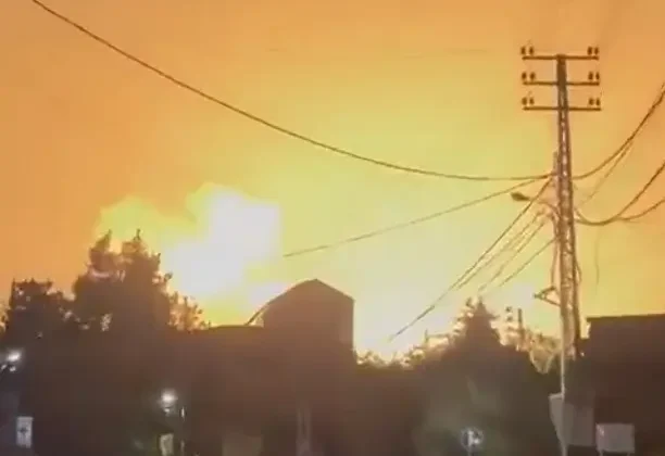 Savaş Suçu İddiası! İşgalci İsrail (İt Rail), Lübnan’da Sivil Altyapıyı Vuruyor: Taş Ocakları ve Fabrikalar Yerle Bir Edildi!