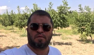 Satırlı Kavgada Kanlı Son: Ayrı Yaşadığı Eşinin Sevgilisi Tarafından ÖLDÜRÜLDÜ.