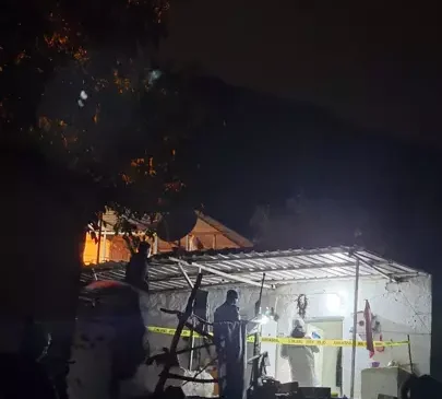 DEHŞET! AİLE FACİASI: OĞLUNU ÖLDÜRDÜ, EŞİNİ AĞIR YARALADI!