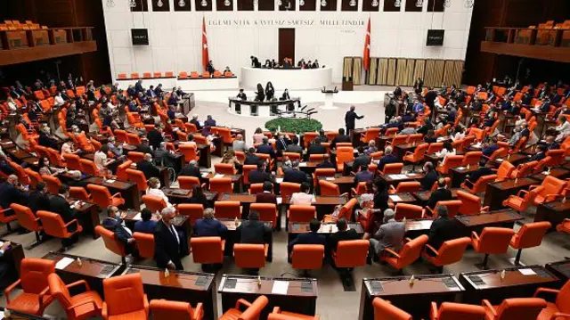 MECLİSTE TERÖR GÖLGESİ! Yabancı Kodlu Tehditler TBMM’ye Sıçradı! Pervin Buldan’ın Açıklaması İYİ Partili Vekili Terör Yandaşlarının Hedefi Haline Getirdi!