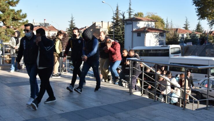 Öğretmen Çete Lideri Çıktı! 19 İlde Siber Suç Şebekesi Çökertildi!