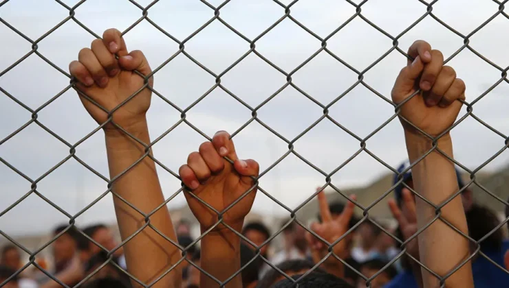 “Cezai Sorumsuzluk” Sınırı Çetelerin Kalkanı mı Oldu? Türkiye’de Çocuklar Suç İşlemekten Korkmuyor: TCK Değişmeli!