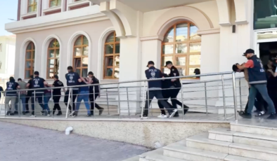 KONYA POLİSİNDEN 95 MİLYONLUK ‘KİMLİK’ OPERASYONU: 115 ARAÇ PAZARDAN ÇEKİLDİ!