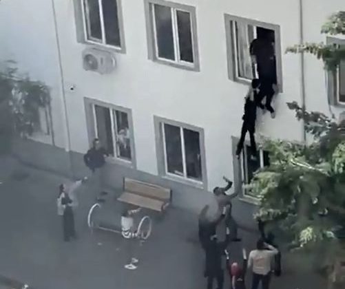 Kahramanmaraş’ta Okulda Katliam: 8 Öğrenci ve 1 Öğretmen Hayatını Kaybetti!