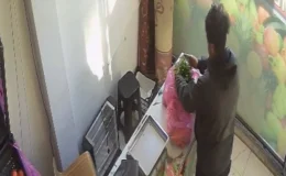 Elazığ’da Dürüstlük Dersi: Boş Kasaya Fazlasıyla Para Bıraktı!