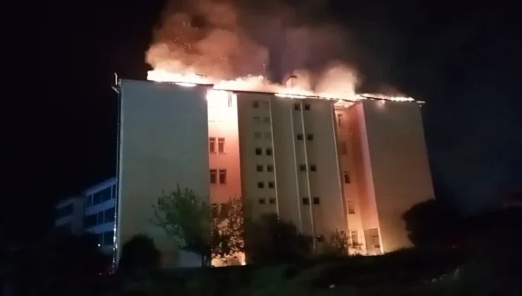 Nazilli Fen Lisesi’nde Korkutan Yangın: 46 Öğrenci Gece Yarısı Tahliye Edildi!