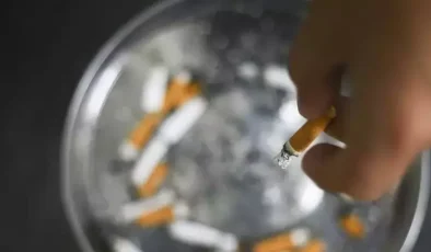 İNGİLTERE’DE TARİHİ KARAR: 2009 SONRASI DOĞANLARA SİGARA ÖMÜR BOYU YASAK!