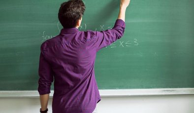 EĞİTİMDE ŞİDDET DALGASI: ÖĞRETMENLERDEN ÜLKE GENELİNDE 3 GÜNLÜK İŞ BIRAKMA KARARI!