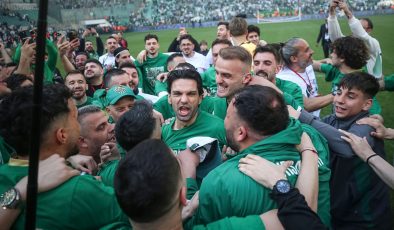 YEŞİL TİMSAH TARİH YAZDI: BURSASPOR TÜM LİGLERİ FETHEDEN İLK VE TEK TAKIM!