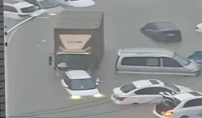 ÇİN’DE YÜZYILIN FELAKETİ: QİNZHOU ŞEHRİ TAMAMEN SULARA GÖMÜLDÜ!