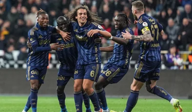 Fenerbahçe Kayseri’de Gövde Gösterisi Yaptı: Zirve Takibi Dolu Dizgin!