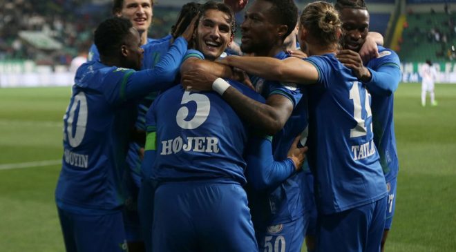 Rizespor Evinde Coştu: Karadeniz Derbisinde Samsunspor’u 4-1 Mağlup Etti