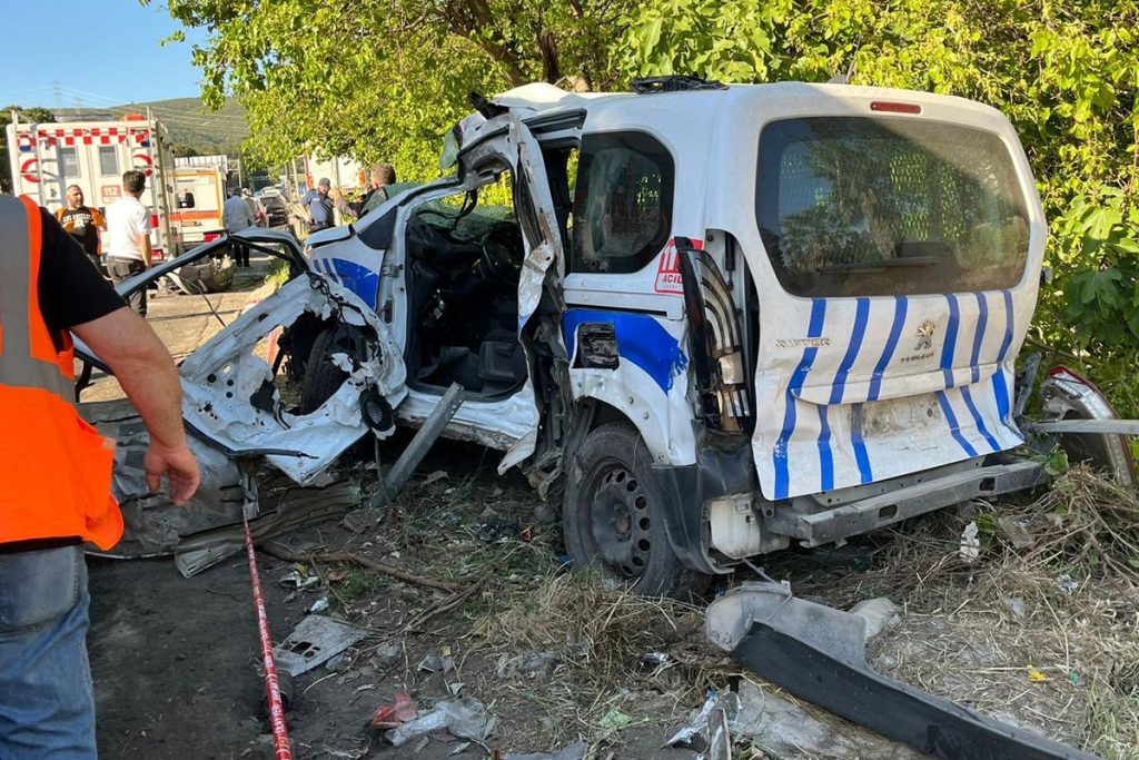 #İzmir #Bornova #Şehit #SerkanHızlı #TırKazası #SonDakika #Asayiş #Haber #SıcakGelişme #Akhisar #Taziye